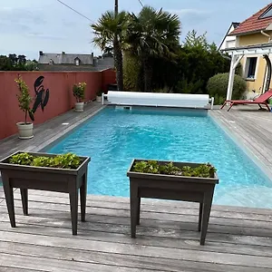 Le Clos Du Lupin Bed & Breakfast