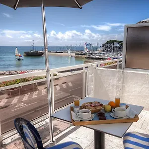 Les Rochers Hotel
